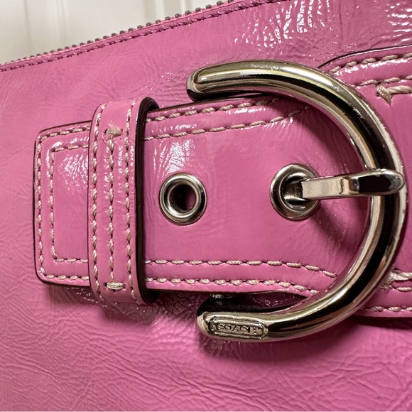 Coach Soho Chain Buckle Pink Patent Leather Shoulder Bag Vintage Y2K - Picture 9 of 12